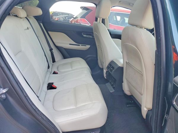 2017 JAGUAR F-PACE Prestige