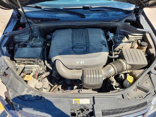 2015 JEEP GRAND CHEROKEE Limited — Engine bay