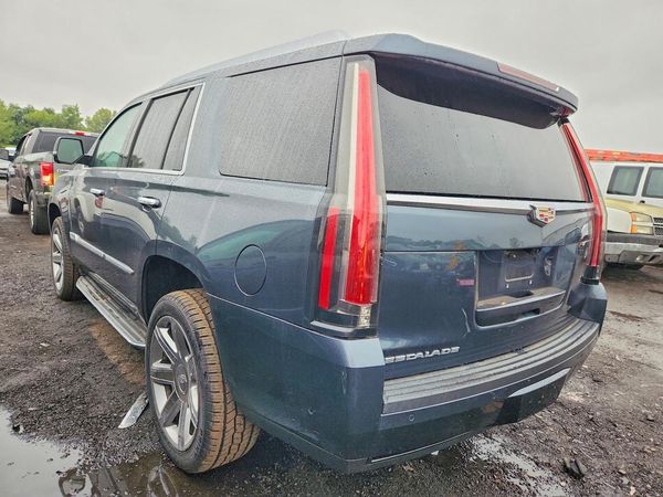 2019 CADILLAC ESCALADE Luxury