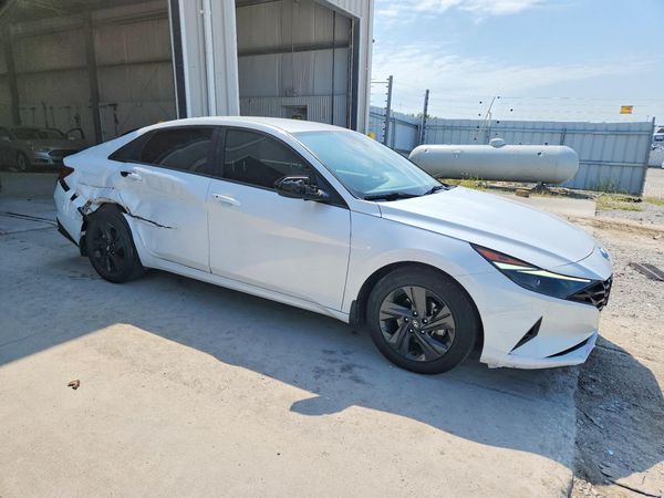 2022 HYUNDAI ELANTRA