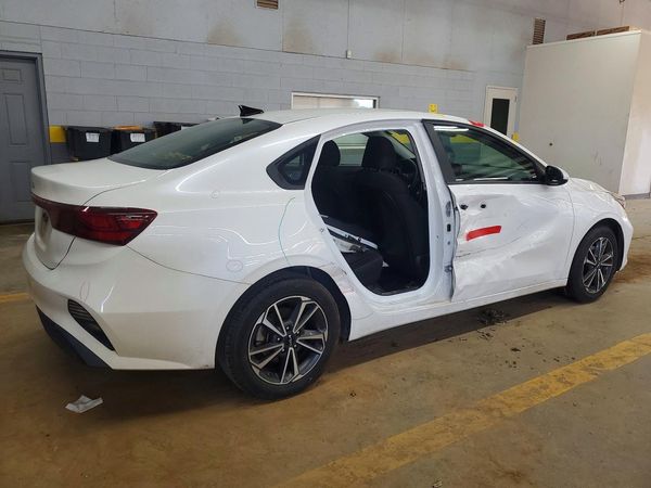 2022 KIA FORTE FE, LXS