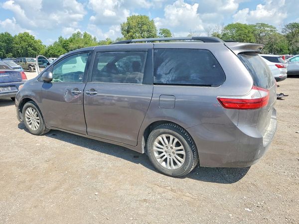 2017 TOYOTA SIENNA