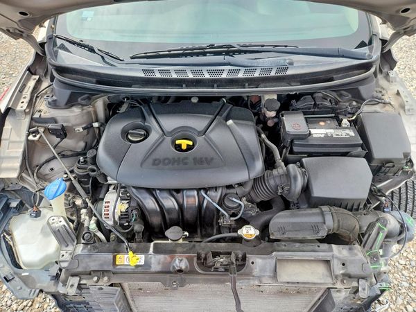 2015 HYUNDAI ELANTRA GLS(Middle)