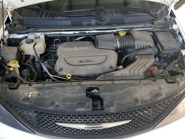 2023 CHRYSLER VOYAGER LX