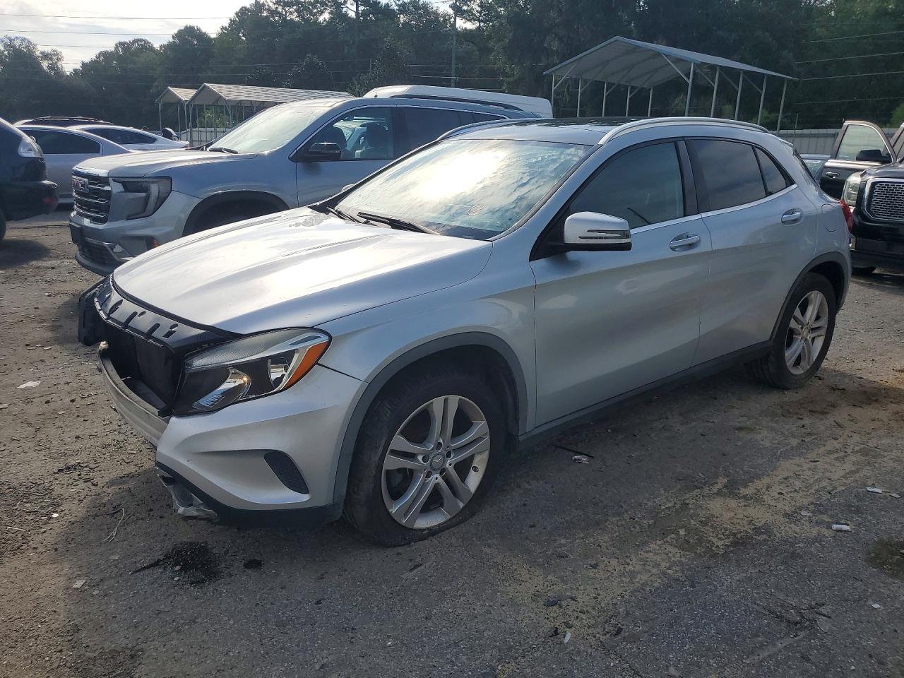 2015 MERCEDES-BENZ GLA