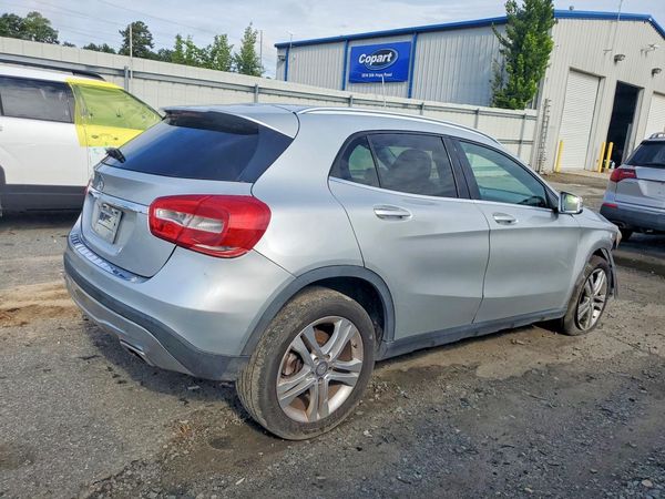 2015 MERCEDES-BENZ GLA