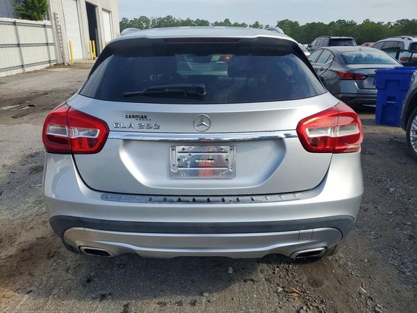 2015 MERCEDES-BENZ GLA