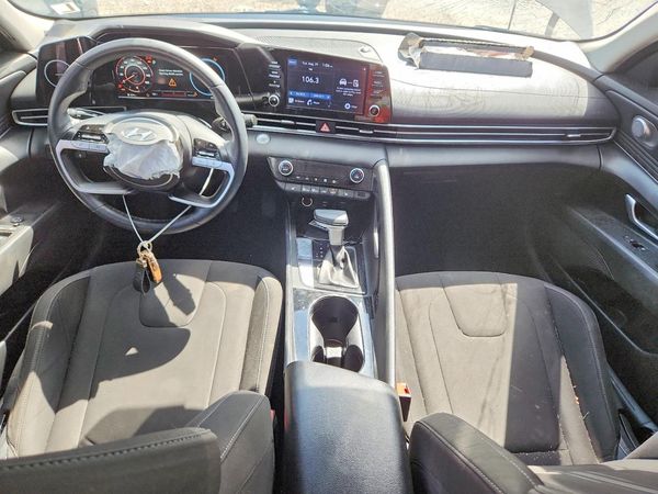2021 HYUNDAI ELANTRA