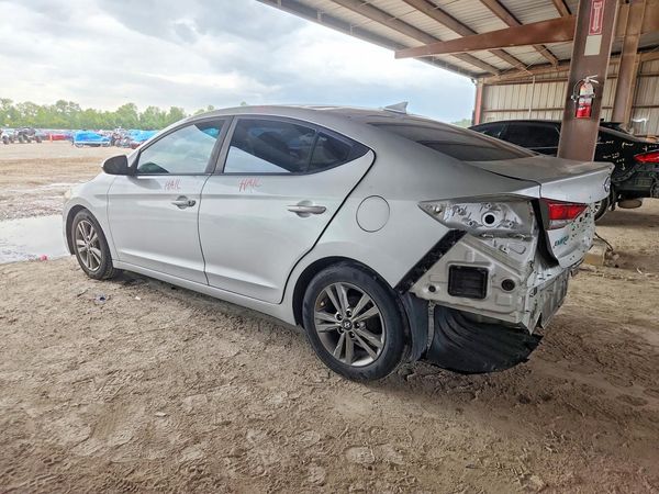 2022 HYUNDAI ELANTRA