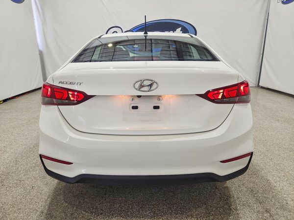 2019 HYUNDAI ACCENT SE and SEL