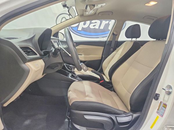 2019 HYUNDAI ACCENT SE and SEL