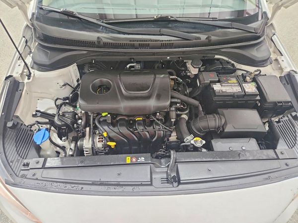2019 HYUNDAI ACCENT SE and SEL