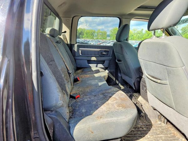 2018 RAM 1500 SLT CREW CAB 4X4
