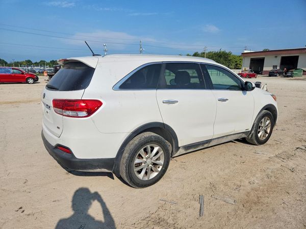 2016 KIA SORENTO L / LX
