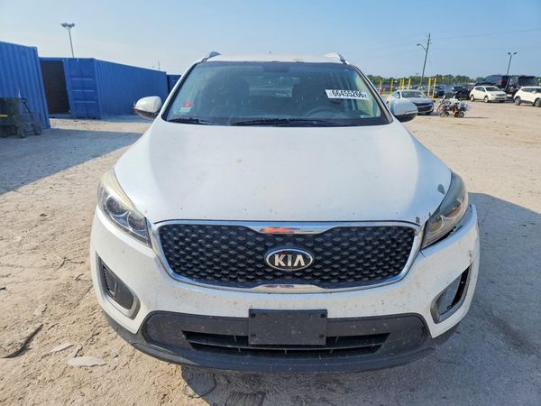 2016 KIA SORENTO L / LX