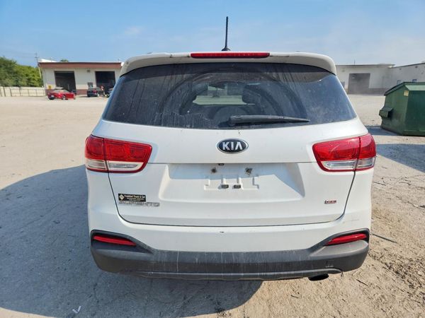 2016 KIA SORENTO L / LX