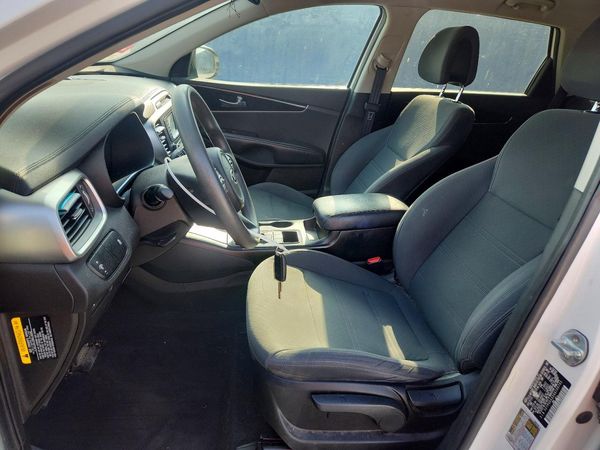 2016 KIA SORENTO L / LX