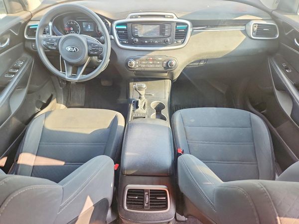 2016 KIA SORENTO L / LX