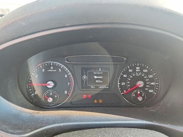 2016 KIA SORENTO L / LX