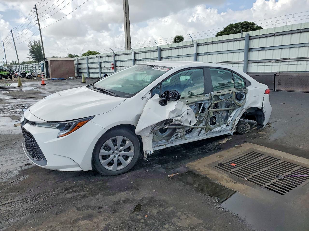 2022 TOYOTA COROLLA LE