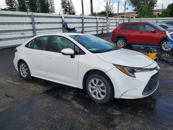 2022 TOYOTA COROLLA LE