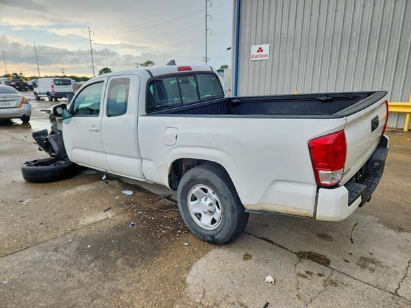 2017 TOYOTA TACOMA SR/SR5