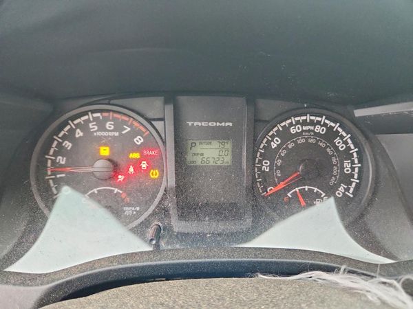 2017 TOYOTA TACOMA SR/SR5
