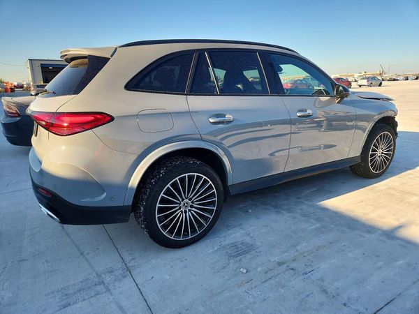 2025 MERCEDES-BENZ GLC GLC300