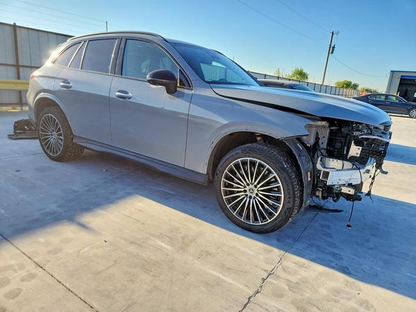 2025 MERCEDES-BENZ GLC GLC300