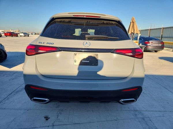 2025 MERCEDES-BENZ GLC GLC300