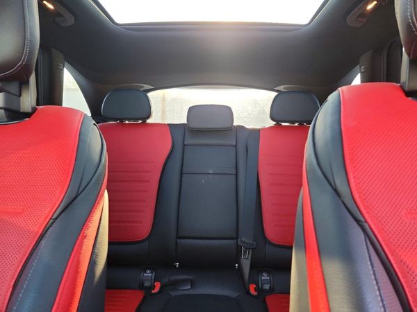 2025 MERCEDES-BENZ GLC GLC300