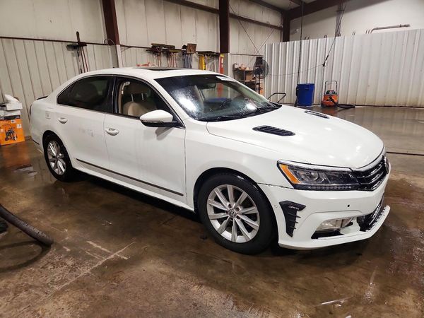2017 VOLKSWAGEN PASSAT SEL Premium