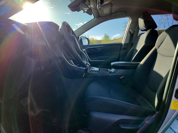 2020 TOYOTA RAV4 LE HV