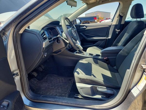 2021 VOLKSWAGEN JETTA S / R-Line — DENT