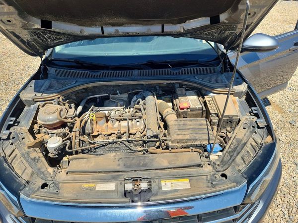 2021 VOLKSWAGEN JETTA S / R-Line — Engine bay