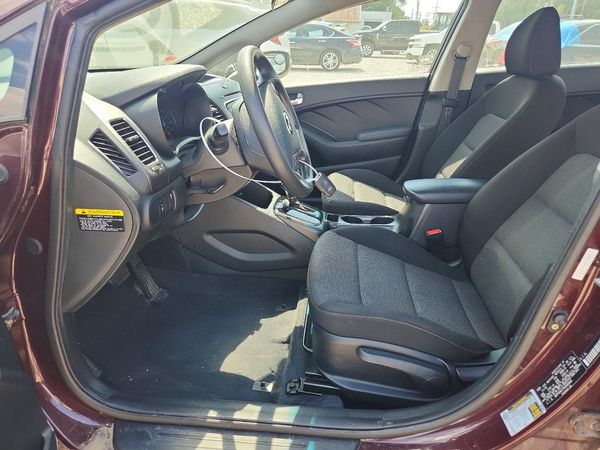 2017 KIA FORTE LX Base