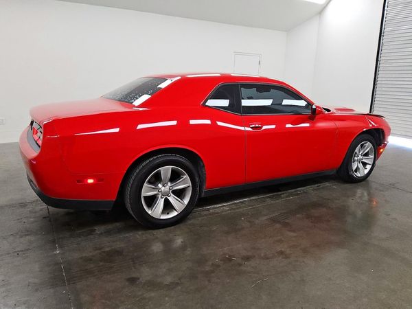 2017 DODGE CHALLENGER SXT