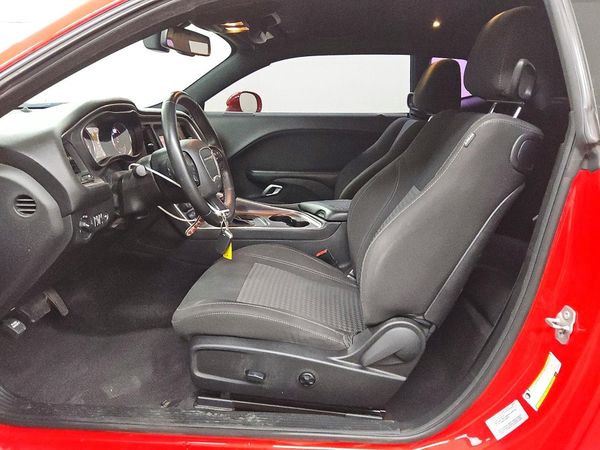 2017 DODGE CHALLENGER SXT