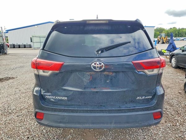 2017 TOYOTA HIGHLANDER