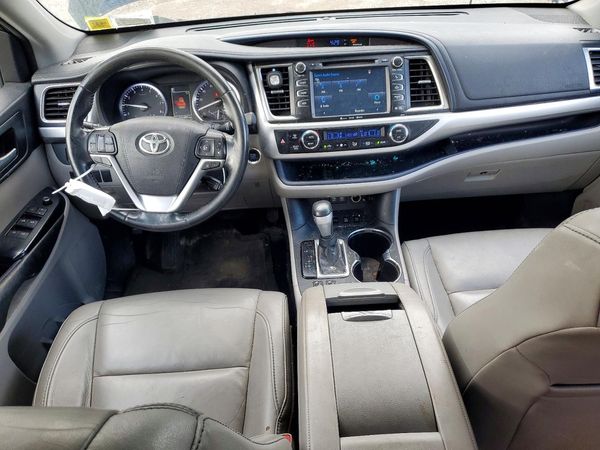 2017 TOYOTA HIGHLANDER