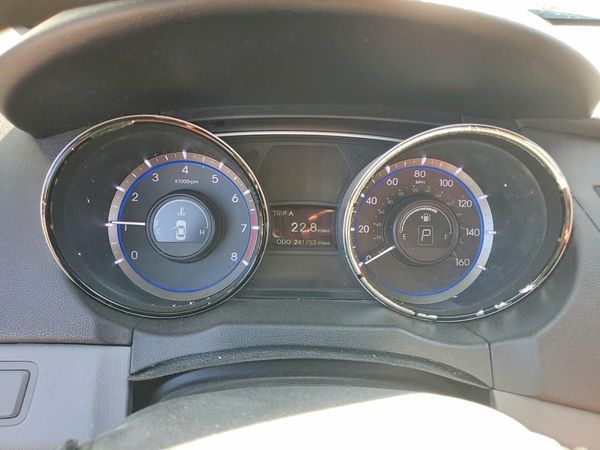 2013 HYUNDAI SONATA GLS/ GLS Popular