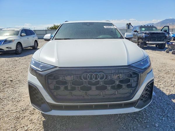 2025 AUDI Q8