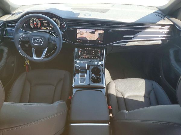 2025 AUDI Q8