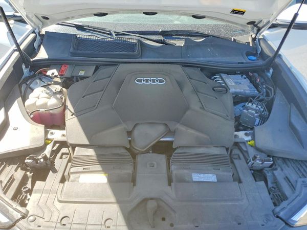 2025 AUDI Q8