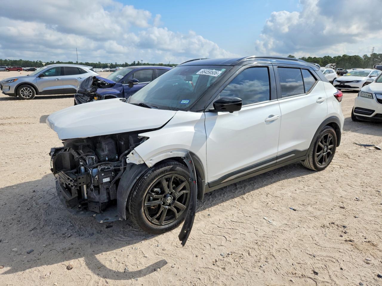 2021 NISSAN KICKS SR