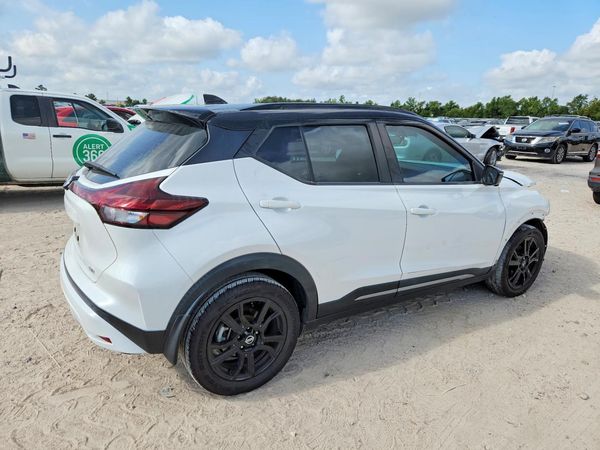 2021 NISSAN KICKS SR
