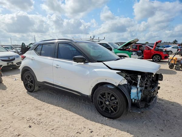 2021 NISSAN KICKS SR