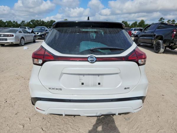 2021 NISSAN KICKS SR