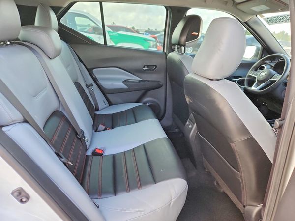 2021 NISSAN KICKS SR