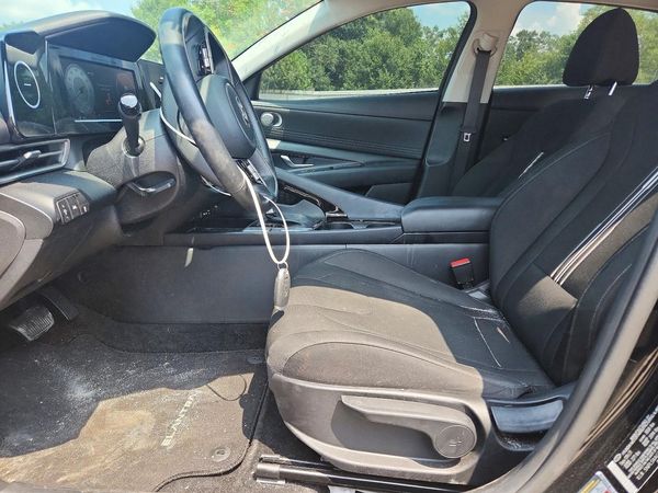 2022 HYUNDAI ELANTRA